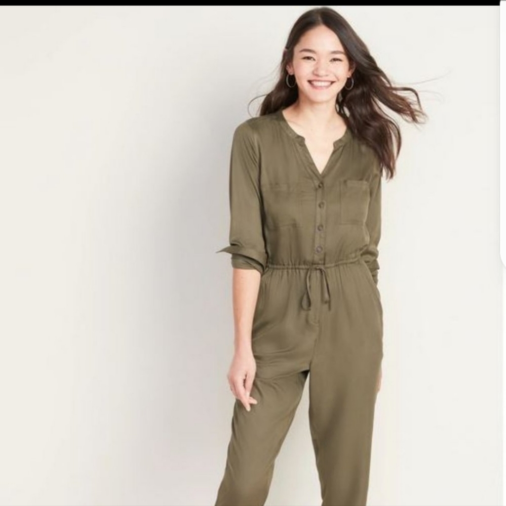 Old Navy Long Sleeve Surplice Utility Jumpsuit - Picture 7 of 16